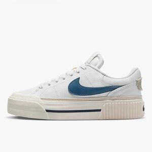 Women’s Nike Court Legacy Lift